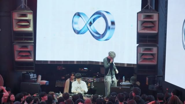 VELNIS 공연 릴스 장면 3